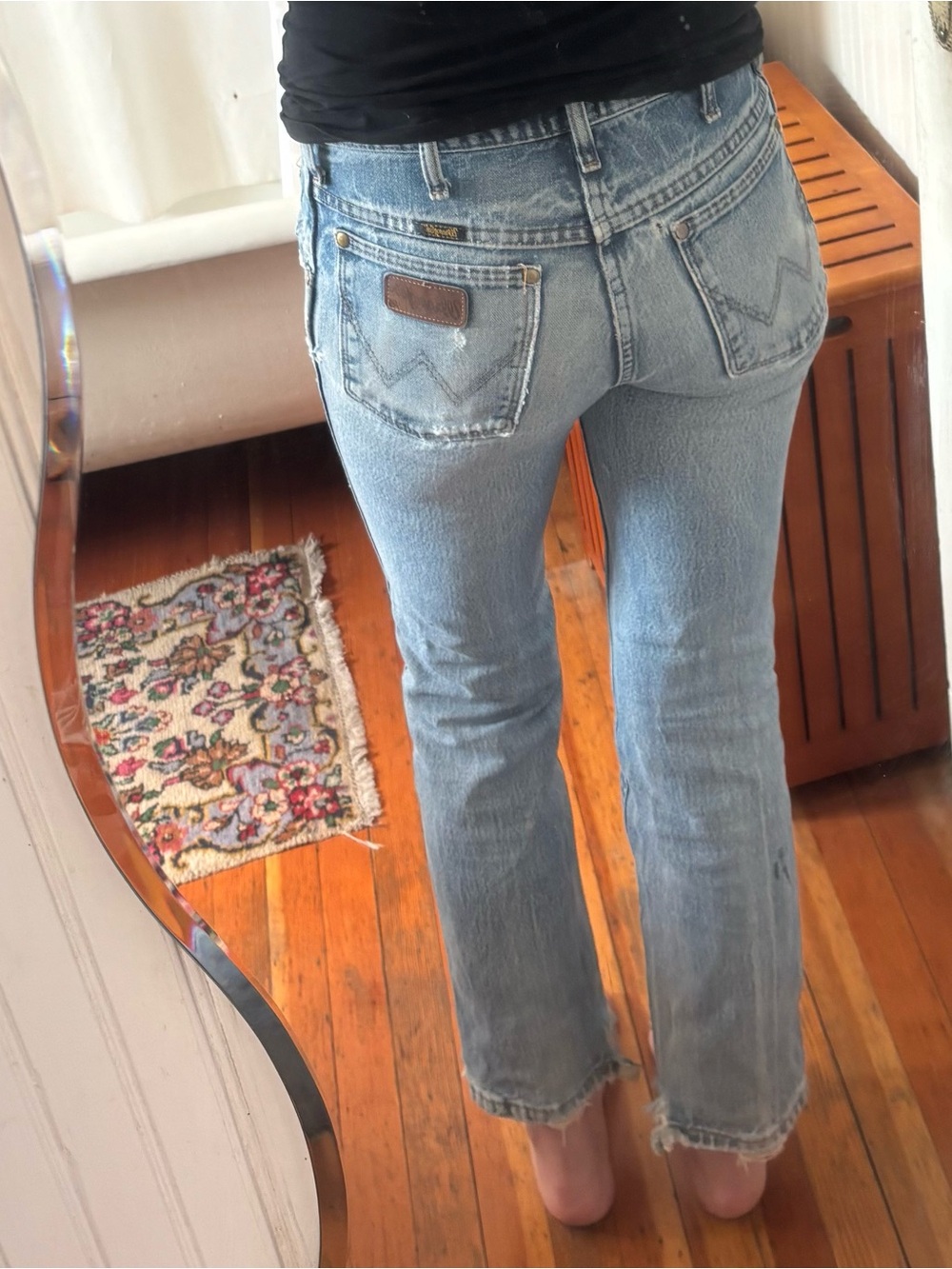 Wrangler 36 MWZ Slim Fit Distressed Straight-Leg Jeans 30”waist/29”inseam